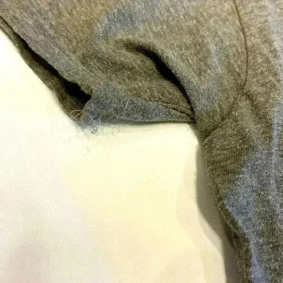 Marvel Unisex Tee Size Large Soft Worn Disney Universal Studios Vacation Family - Picture 3 of 5